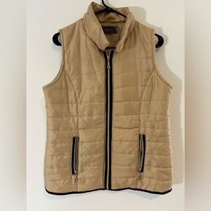 Casual Identity Womens Medium Thin Puffer Vest Zip Up Gold Black Pockets Casual